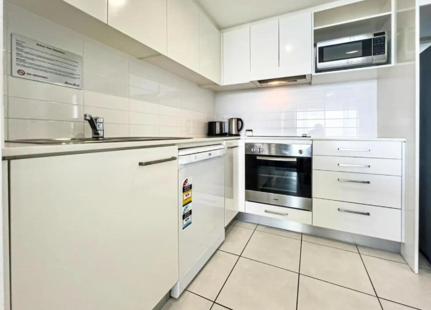Ocean Whisper Broadbeach Gold Coast 0*,